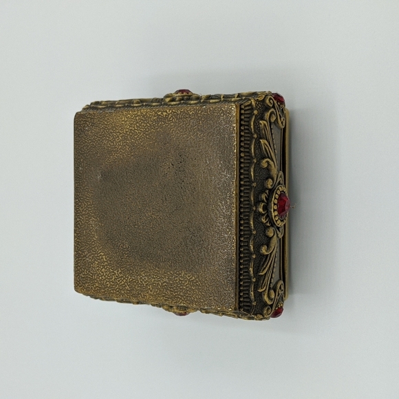 Vtg metal trinket box - Picture 7 of 7